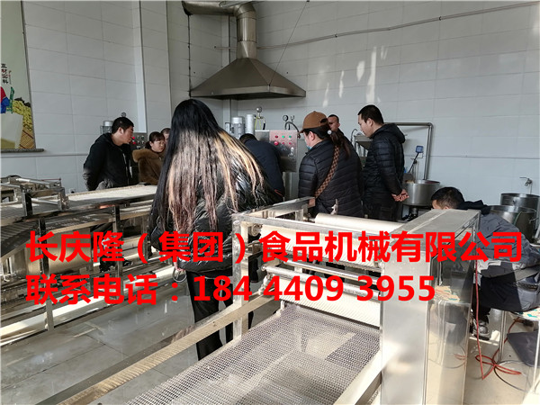新年新開始，北大湖客戶開年就來到長慶隆，購買的全自動(dòng)中型全自動(dòng)干豆腐機(jī)設(shè)備，技術(shù)已經(jīng)學(xué)習(xí)完成，設(shè)備直接裝車發(fā)走了！長慶隆祝您生意興隆通四海，財(cái)源茂盛達(dá)三江 (4).jpg