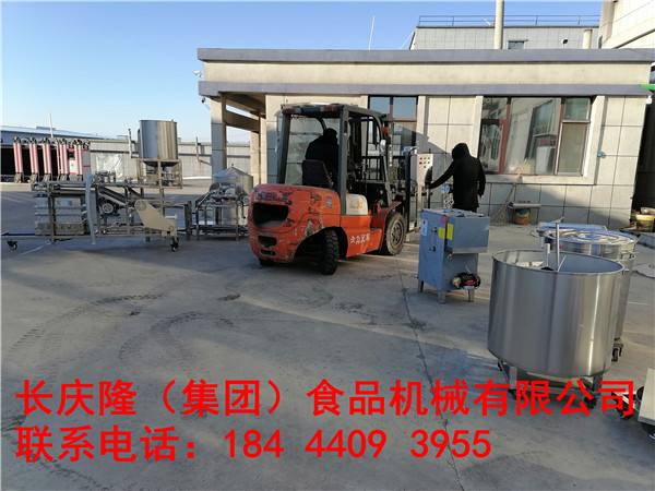 磐石客戶家里是養牛的，想增加豆制品項目，形成復合式經濟模式，做豆腐的豆渣是喂牛的最佳飼料，做出的豆腐也是日常消耗品，可以直接變現，經過多方考察后，在長慶隆購買了小型全自動干豆腐生產線，氣動大豆.jpg