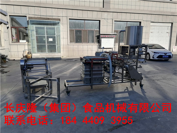 磐石客戶家里是養牛的，想增加豆制品項目，形成復合式經濟模式，做豆腐的豆渣是喂牛的最佳飼料，做出的豆腐也是日常消耗品，可以直接變現，經過多方考察后，在長慶隆購買了小型全自動干豆腐生產線，氣動大豆.jpg
