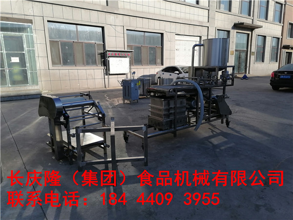 磐石客戶家里是養牛的，想增加豆制品項目，形成復合式經濟模式，做豆腐的豆渣是喂牛的最佳飼料，做出的豆腐也是日常消耗品，可以直接變現，經過多方考察后，在長慶隆購買了小型全自動干豆腐生產線，氣動大豆.jpg