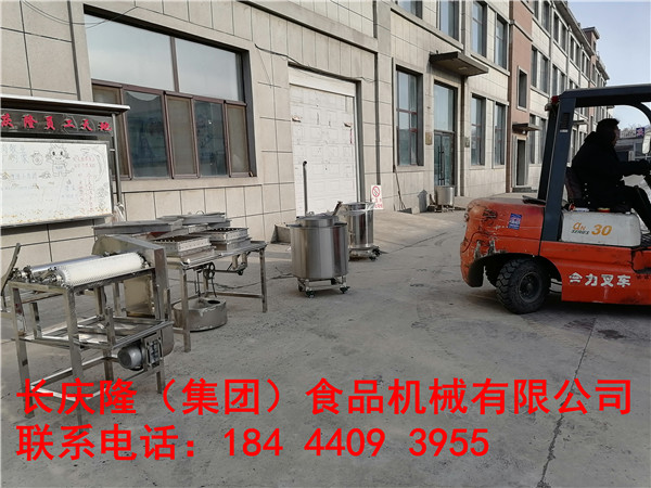 黑龍江七臺河村委會，為帶動當地經濟，多方走訪考察后，在長慶隆購買了仿手工干豆腐機，大豆腐機全套設備，已經裝車發貨了，長慶隆感謝您的認可與支持。 (3).jpg