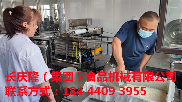 吉林省伊通縣孫先生購買了大豆腐機全套設備，學習圓滿結束。祝您想事成、生意興隆！ (3).jpg