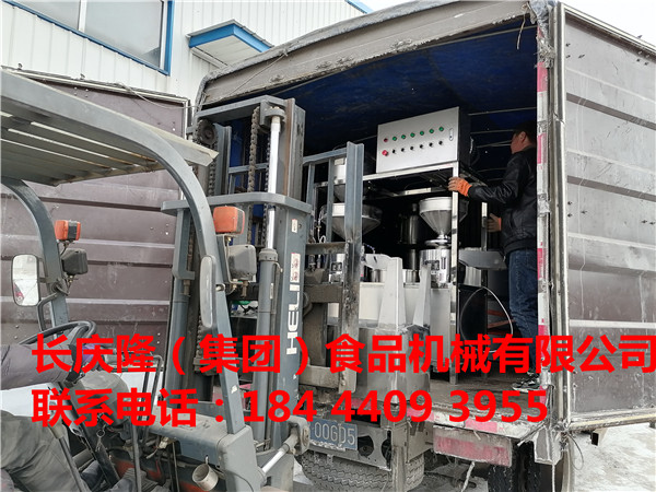 延吉孟先生購買的雙聯磨漿機，雙加熱煮漿鍋裝車發貨了，長慶隆祝您財源廣進，心想事成。 (2).jpg