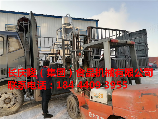 遼寧營口客戶氣動大豆腐機全套設備裝車發貨了 (2).jpg
