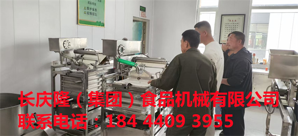 沈陽(yáng)查先生在長(zhǎng)慶隆公司購(gòu)買了150型單磨組合磨漿機(jī)、煮漿鍋、燃?xì)忮仩t、大豆腐機(jī)和仿手工干豆腐機(jī)等全套設(shè)備，開始學(xué)習(xí)！！ (5).jpg