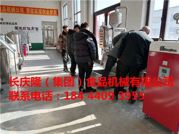 開門大吉松原客戶關注長慶隆有一段時間了，過完年剛上班就直接來到長慶隆購買了立式雙聯磨漿機組合，雙加熱煮漿鍋設備。長慶隆祝您，2022財源廣進，心想事成。 (2).jpg