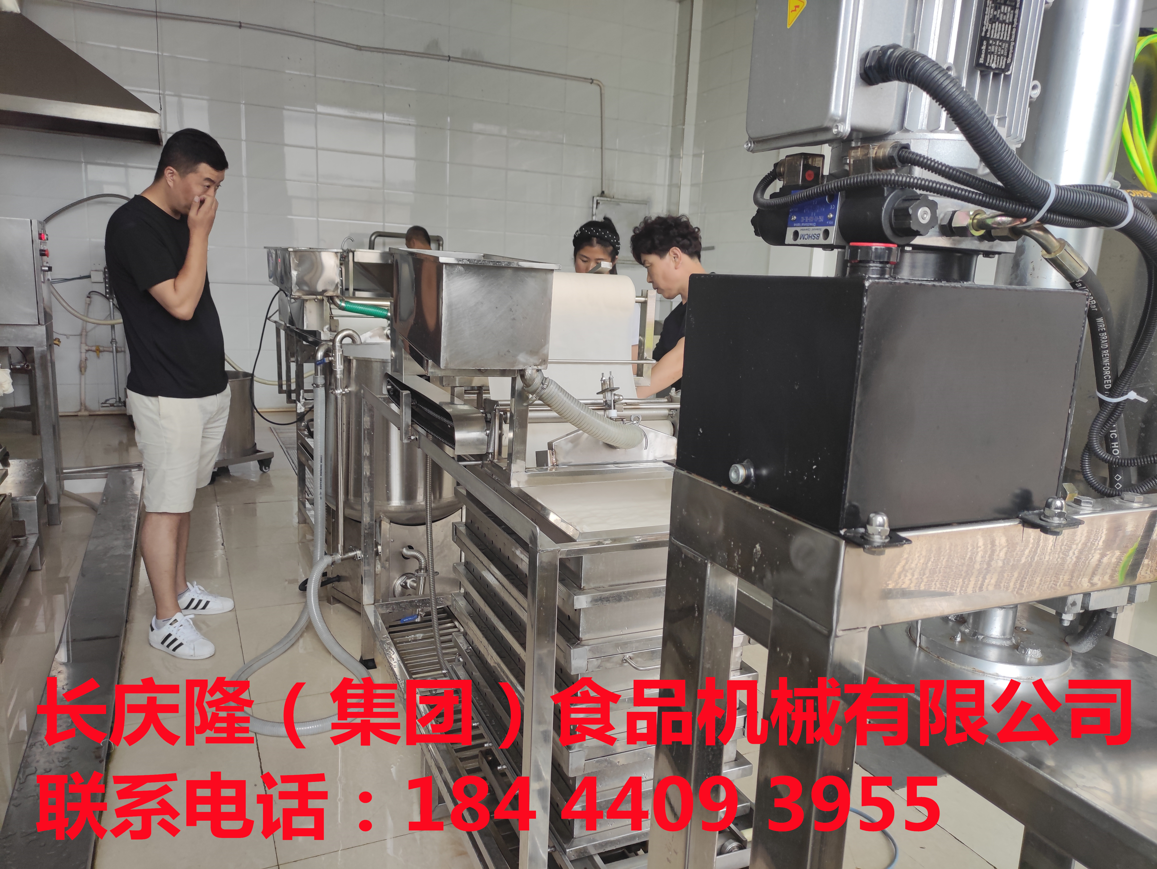 長春劉女士定購豆腐機全套設備今天開始學習，學習完后裝車發貨，感謝客戶對長慶隆的支持與信任，長慶隆祝客戶生意興隆通四海，財源茂盛達三江！ (6).jpg