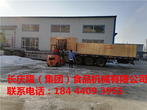 發往俄羅斯的全套豆制品設備，已經裝車完成，馬上發走。長慶隆有獨立出口權，想要去國外豆制品創業的朋友，歡迎來到長慶隆實地考察。 (1).jpg