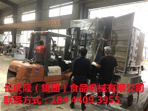大慶孟師傅是長慶隆的老客戶了，更新設(shè)備打電話直接購買了臥室雙連磨、200型雙加熱煮漿鍋、吸漿槽，打包完畢！裝車準(zhǔn)備發(fā)貨！感謝孟師傅對長慶隆的信任與支持！長慶隆祝您財源廣進，賓客趕不走，祝您口碑妙，日夜進鈔票！ (3) - 副本.jpg