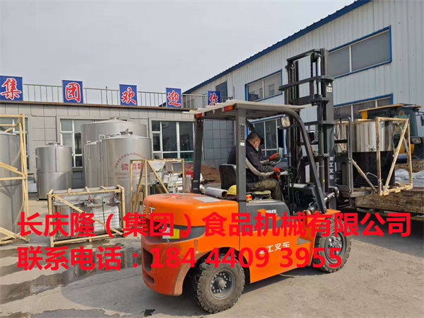 內蒙古興安盟張先生追求鐵鍋熬制的傳統煮漿味道，來到長慶隆訂購了鐵鍋煮漿鍋，150型雙聯磨漿機等全套設備裝車發貨，長慶隆祝您生意興隆，開業大吉 (4).jpg
