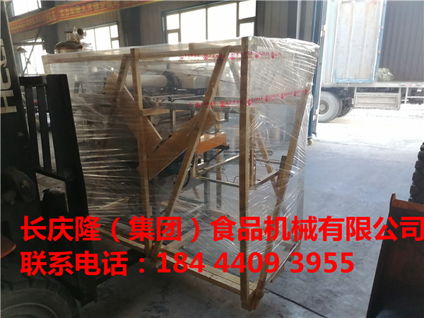 加格達奇客戶購買的長慶隆熱賣款雙加熱煮漿鍋，雙聯(lián)磨漿機，大豆腐機、干豆腐機全套豆制品設備已經(jīng)打好包裝裝車發(fā)走了，長慶隆祝您生意興隆，財源廣進。 (1).jpg