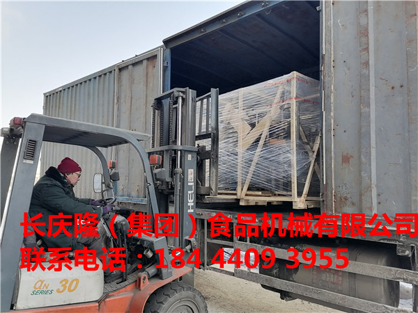 加格達奇客戶購買的長慶隆熱賣款雙加熱煮漿鍋，雙聯(lián)磨漿機，大豆腐機、干豆腐機全套豆制品設備已經(jīng)打好包裝裝車發(fā)走了，長慶隆祝您生意興隆，財源廣進。 (5).jpg