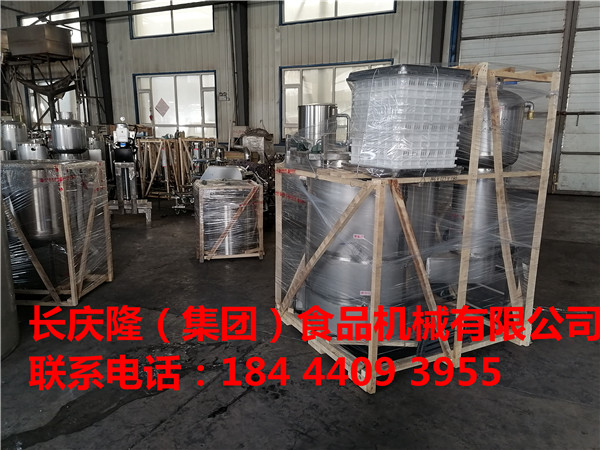 加格達奇客戶購買的長慶隆熱賣款雙加熱煮漿鍋，雙聯(lián)磨漿機，大豆腐機、干豆腐機全套豆制品設備已經(jīng)打好包裝裝車發(fā)走了，長慶隆祝您生意興隆，財源廣進。 (4).jpg