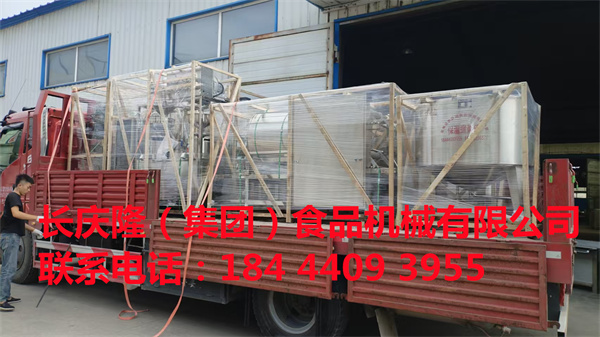 青海孫先生訂購的中型干豆腐機，大豆腐機等全套設(shè)備裝車發(fā)貨，感謝客戶千里之外的信任，長慶隆祝您創(chuàng)業(yè)致富，生意興隆，開業(yè)大吉 (5).jpg