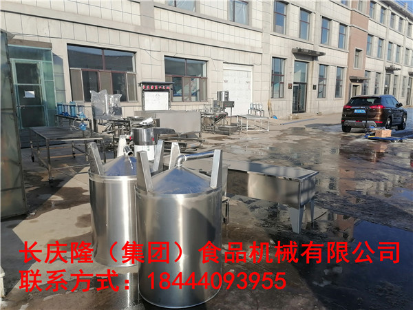 遼中劉先生全自動干豆腐生產線，大豆腐生產線全套設備裝車發走了。長慶隆祝您財源廣進，心想事成。 (10).jpg