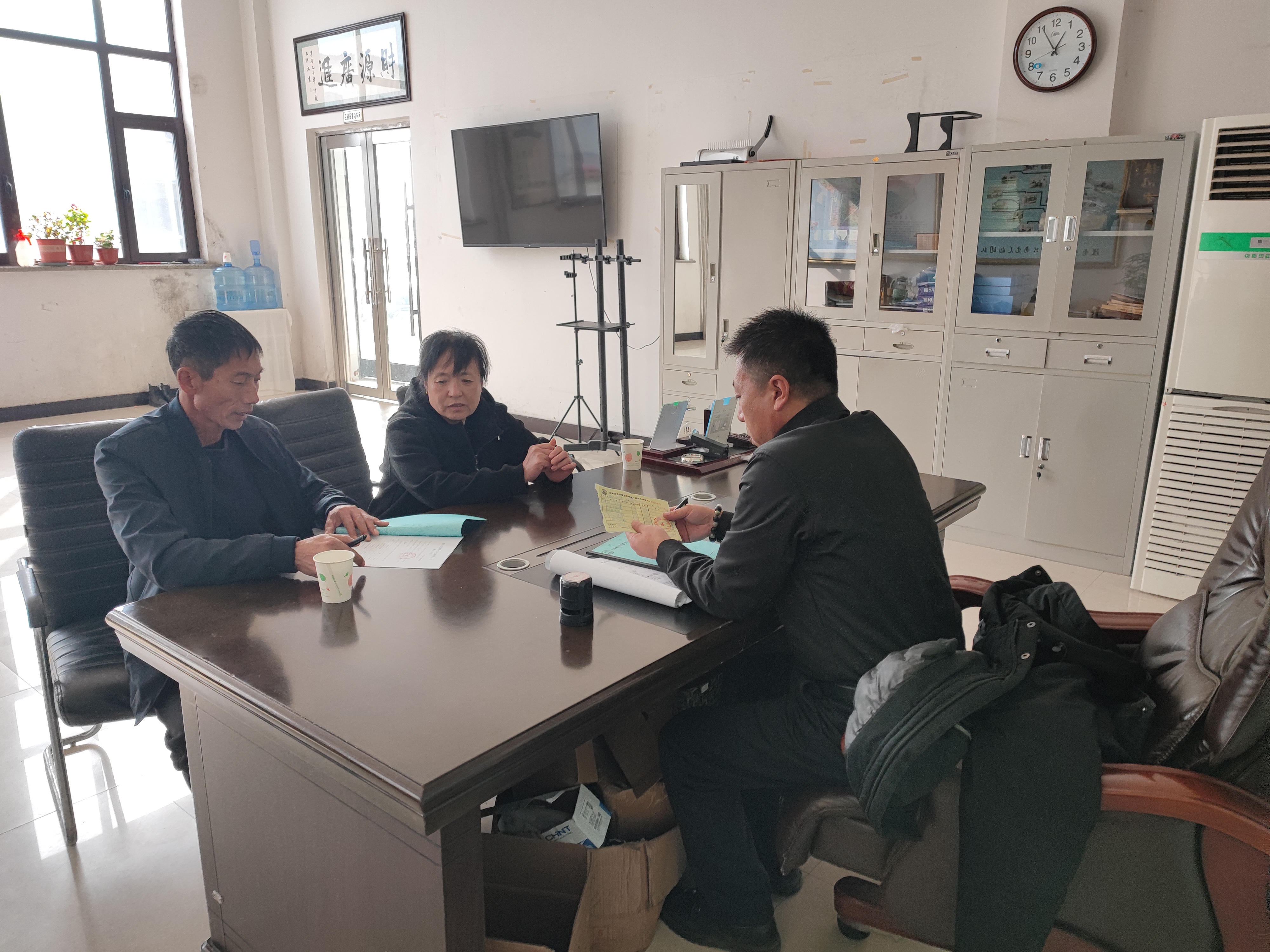 磐石客戶購買大豆腐機全套設備簽約完成，感謝客戶長慶隆的支持與信任，長慶隆祝客戶創業致富，奔向小康之路！ (6).jpg