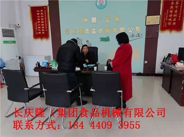 白山客戶牟先生仿手工干豆腐機全套設備購買，技術實操教學中 (5).jpg
