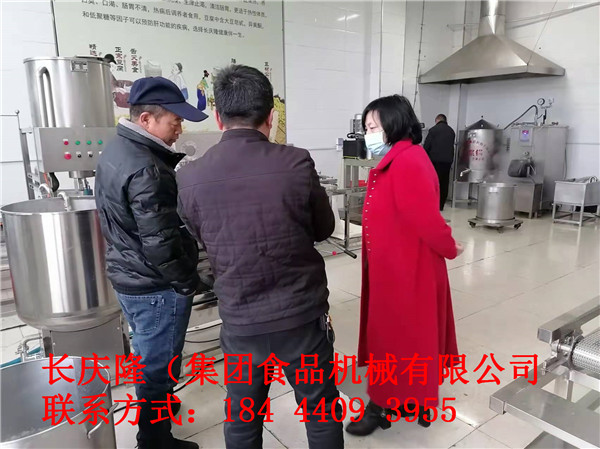 白山客戶牟先生仿手工干豆腐機全套設備購買，技術實操教學中 (3).jpg