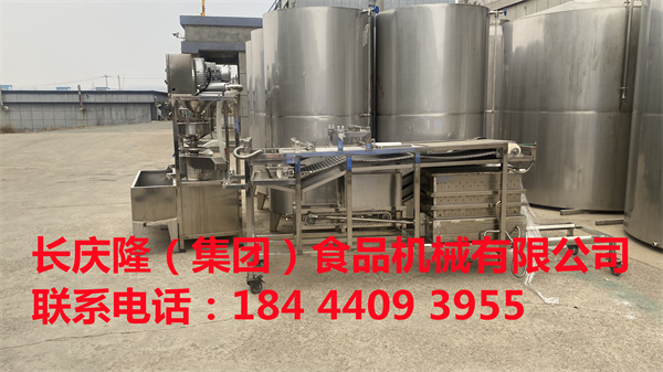 雙鴨山客戶購買的小型全自動干豆腐機全套豆制品設備，已經(jīng)裝車發(fā)貨了，長慶隆祝您生意興隆，心想事成。 (3).jpg