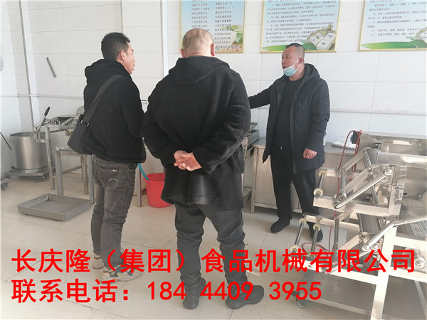 安圖楊先生關注長慶隆很久了，今日來到長慶隆購買了大豆腐機全套設備，稍后進入實操教學階段！長慶隆祝您財源廣進，生意興隆。 (5).jpg